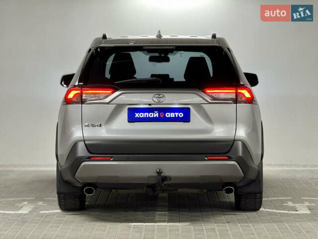 Серый Тойота РАВ 4, объемом двигателя 1.99 л и пробегом 204 тыс. км за 23500 $, фото 5 на Automoto.ua