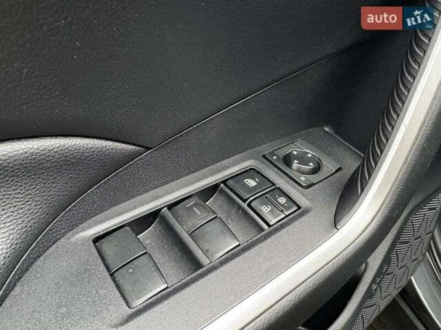 Сірий Тойота РАВ 4, об'ємом двигуна 2.5 л та пробігом 142 тис. км за 28990 $, фото 13 на Automoto.ua