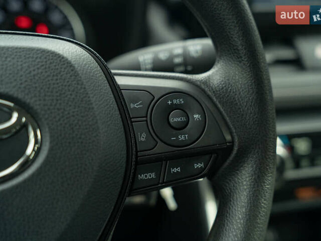 Тойота РАВ 4 2019 в Черновцах на Automoto.ua Серый Тойота РАВ 4, объемом двигателя 2.5 л и пробегом 24 тыс. км за 29900 $, фото 24 на Automoto.ua