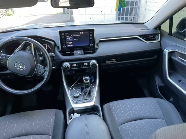 Серый Тойота РАВ 4, объемом двигателя 0 л и пробегом 57 тыс. км за 27000 $, фото 2 на Automoto.ua