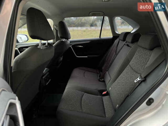 Серый Тойота РАВ 4, объемом двигателя 1.99 л и пробегом 204 тыс. км за 23500 $, фото 17 на Automoto.ua