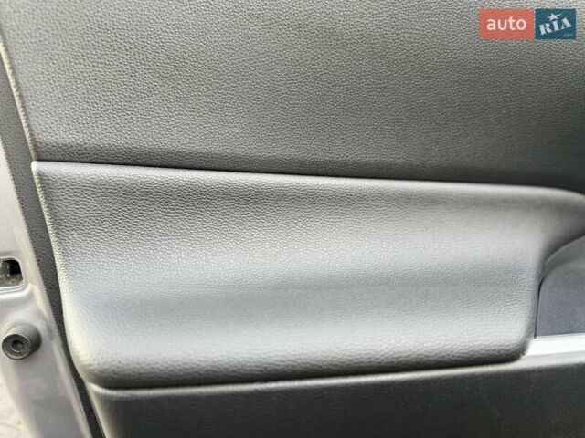 Тойота РАВ 4 2019 в Киеве на Automoto.ua Серый Тойота РАВ 4, объемом двигателя 1.99 л и пробегом 8 тыс. км за 27200 $, фото 38 на Automoto.ua