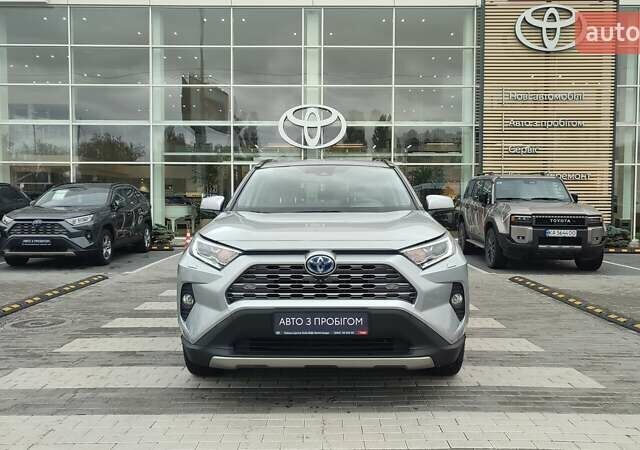 Серый Тойота РАВ 4, объемом двигателя 2.49 л и пробегом 48 тыс. км за 36966 $, фото 4 на Automoto.ua