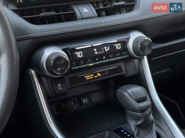 Серый Тойота РАВ 4, объемом двигателя 2.49 л и пробегом 123 тыс. км за 31999 $, фото 43 на Automoto.ua