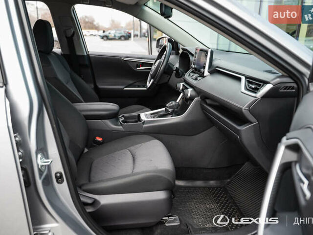 Сірий Тойота РАВ 4, об'ємом двигуна 1.99 л та пробігом 92 тис. км за 23500 $, фото 26 на Automoto.ua