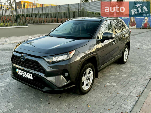 Серый Тойота РАВ 4, объемом двигателя 2.5 л и пробегом 130 тыс. км за 27999 $, фото 4 на Automoto.ua