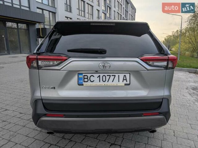 Серый Тойота РАВ 4, объемом двигателя 1.99 л и пробегом 39 тыс. км за 27700 $, фото 3 на Automoto.ua