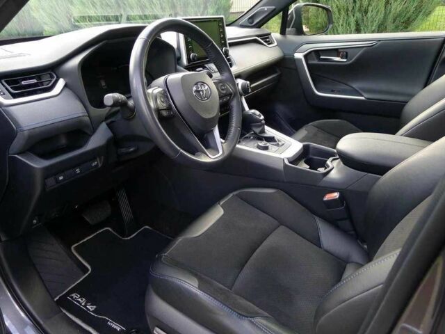 Серый Тойота РАВ 4, объемом двигателя 0 л и пробегом 85 тыс. км за 17000 $, фото 5 на Automoto.ua