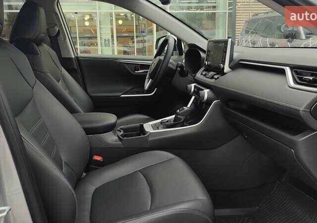 Серый Тойота РАВ 4, объемом двигателя 2.49 л и пробегом 48 тыс. км за 36966 $, фото 5 на Automoto.ua