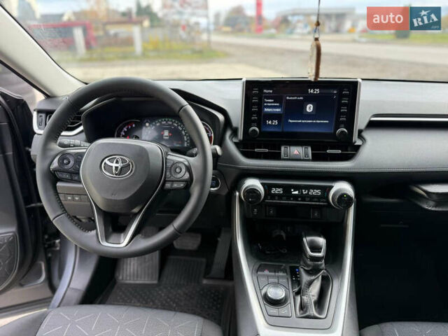 Серый Тойота РАВ 4, объемом двигателя 1.99 л и пробегом 75 тыс. км за 28500 $, фото 6 на Automoto.ua