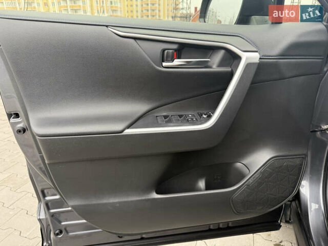 Серый Тойота РАВ 4, объемом двигателя 2.49 л и пробегом 195 тыс. км за 28850 $, фото 12 на Automoto.ua