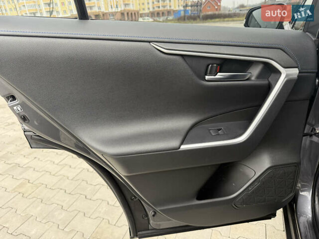 Серый Тойота РАВ 4, объемом двигателя 2.49 л и пробегом 195 тыс. км за 28850 $, фото 17 на Automoto.ua