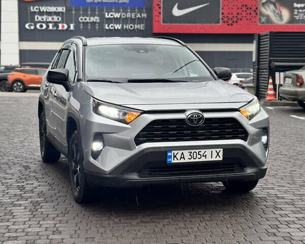 Сірий Тойота РАВ 4, об'ємом двигуна 2.49 л та пробігом 50 тис. км за 26900 $, фото 1 на Automoto.ua