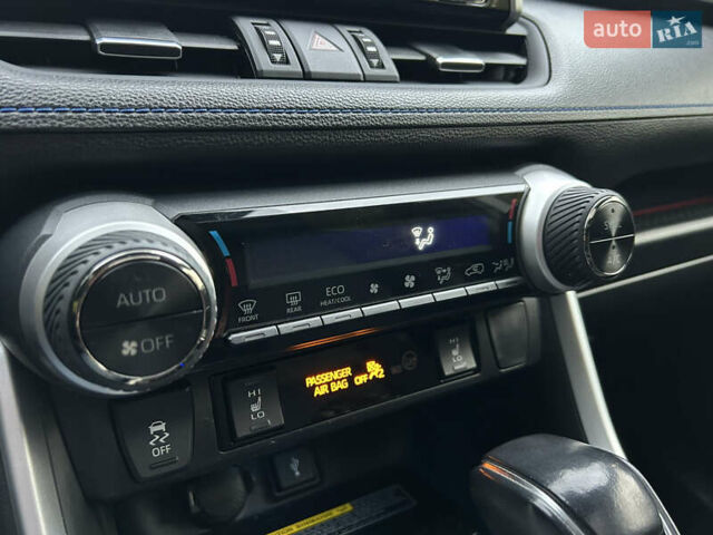 Сірий Тойота РАВ 4, об'ємом двигуна 2.5 л та пробігом 88 тис. км за 32499 $, фото 17 на Automoto.ua