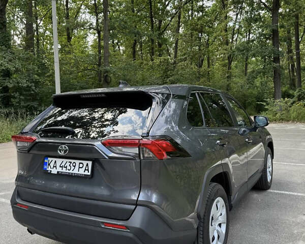 Сірий Тойота РАВ 4, об'ємом двигуна 1.99 л та пробігом 46 тис. км за 27700 $, фото 1 на Automoto.ua