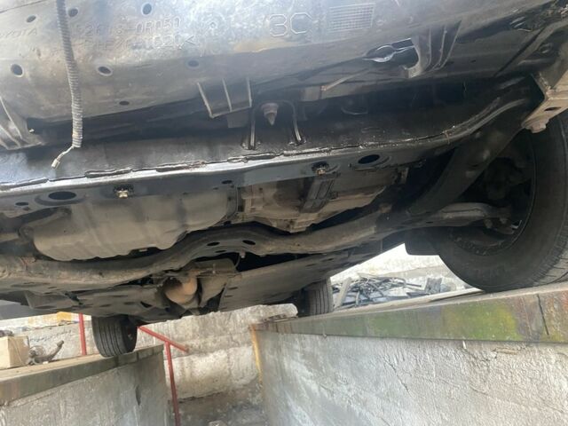 Серый Тойота РАВ 4, объемом двигателя 2.5 л и пробегом 70 тыс. км за 10300 $, фото 10 на Automoto.ua