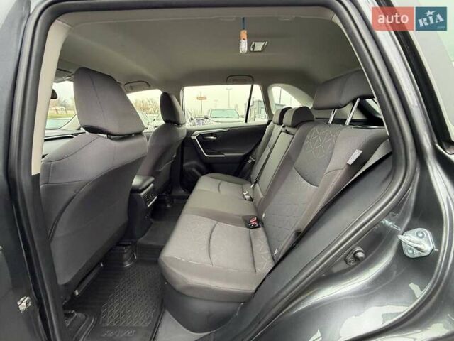 Сірий Тойота РАВ 4, об'ємом двигуна 2.49 л та пробігом 88 тис. км за 28500 $, фото 32 на Automoto.ua