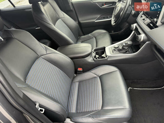 Серый Тойота РАВ 4, объемом двигателя 2.49 л и пробегом 195 тыс. км за 28850 $, фото 24 на Automoto.ua