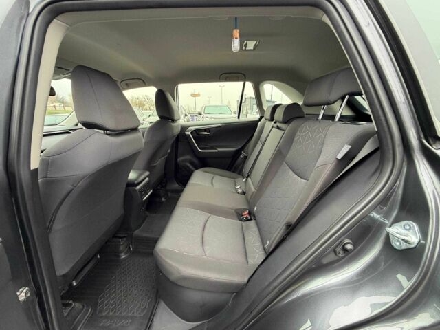 Сірий Тойота РАВ 4, об'ємом двигуна 2.5 л та пробігом 88 тис. км за 28500 $, фото 13 на Automoto.ua