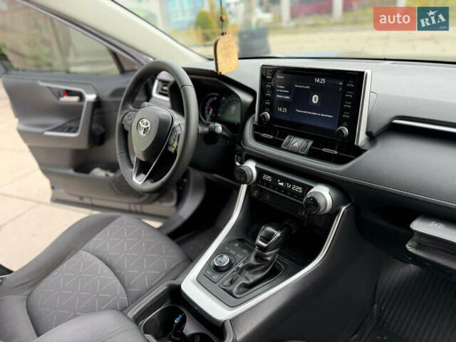 Серый Тойота РАВ 4, объемом двигателя 1.99 л и пробегом 75 тыс. км за 28500 $, фото 7 на Automoto.ua