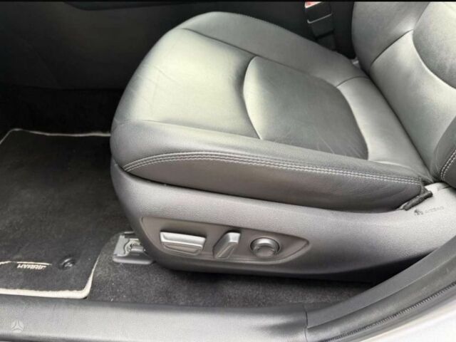 Серый Тойота РАВ 4, объемом двигателя 2.5 л и пробегом 86 тыс. км за 18900 $, фото 18 на Automoto.ua