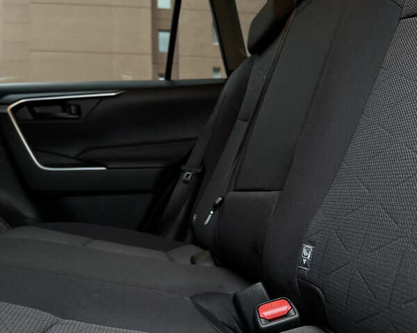 Сірий Тойота РАВ 4, об'ємом двигуна 1.99 л та пробігом 47 тис. км за 27000 $, фото 9 на Automoto.ua