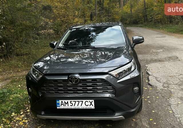 Сірий Тойота РАВ 4, об'ємом двигуна 1.99 л та пробігом 31 тис. км за 30500 $, фото 4 на Automoto.ua