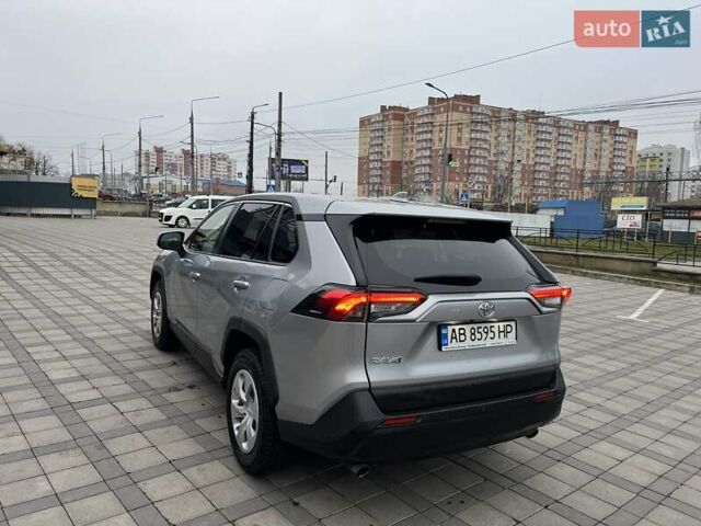 Сірий Тойота РАВ 4, об'ємом двигуна 1.99 л та пробігом 156 тис. км за 23500 $, фото 3 на Automoto.ua