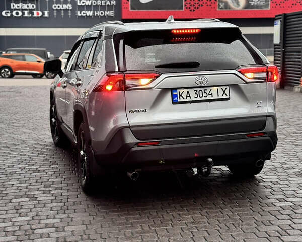 Сірий Тойота РАВ 4, об'ємом двигуна 2.49 л та пробігом 50 тис. км за 26900 $, фото 6 на Automoto.ua
