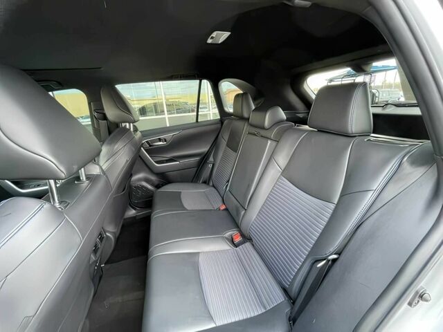 Сірий Тойота РАВ 4, об'ємом двигуна 2.5 л та пробігом 44 тис. км за 15000 $, фото 12 на Automoto.ua