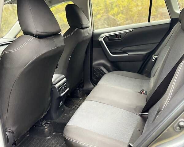 Серый Тойота РАВ 4, объемом двигателя 1.99 л и пробегом 5 тыс. км за 27500 $, фото 17 на Automoto.ua