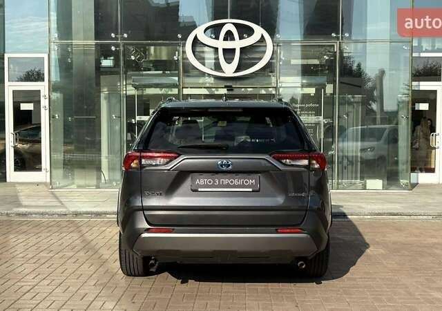 Сірий Тойота РАВ 4, об'ємом двигуна 2.5 л та пробігом 60 тис. км за 31484 $, фото 3 на Automoto.ua