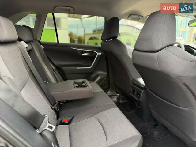 Серый Тойота РАВ 4, объемом двигателя 1.99 л и пробегом 75 тыс. км за 28500 $, фото 13 на Automoto.ua