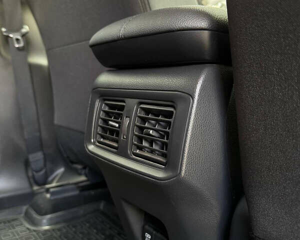 Сірий Тойота РАВ 4, об'ємом двигуна 1.99 л та пробігом 47 тис. км за 27000 $, фото 7 на Automoto.ua