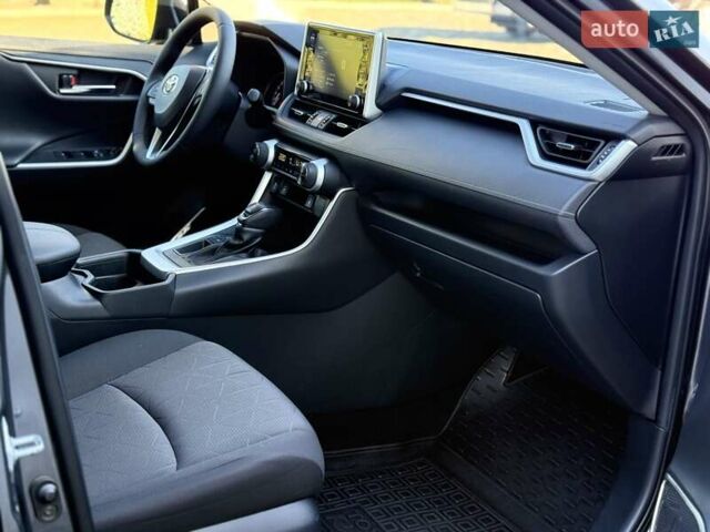 Серый Тойота РАВ 4, объемом двигателя 1.99 л и пробегом 67 тыс. км за 26900 $, фото 29 на Automoto.ua