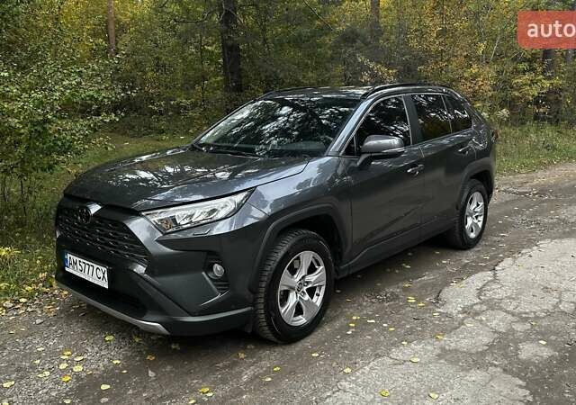 Сірий Тойота РАВ 4, об'ємом двигуна 1.99 л та пробігом 31 тис. км за 30500 $, фото 3 на Automoto.ua