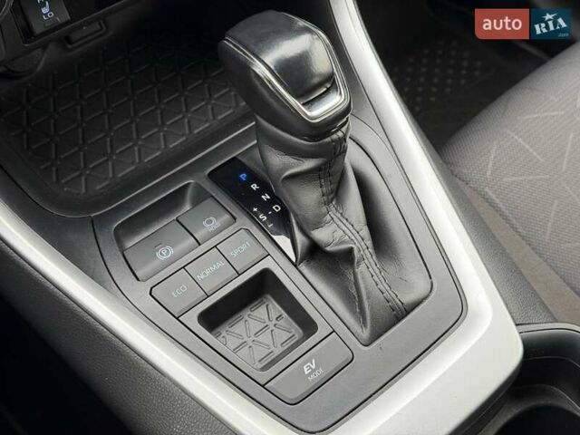 Сірий Тойота РАВ 4, об'ємом двигуна 2.49 л та пробігом 88 тис. км за 28500 $, фото 59 на Automoto.ua