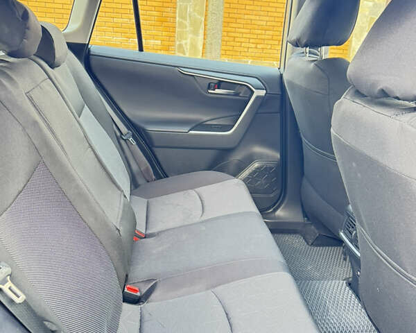 Сірий Тойота РАВ 4, об'ємом двигуна 2.49 л та пробігом 85 тис. км за 31500 $, фото 12 на Automoto.ua