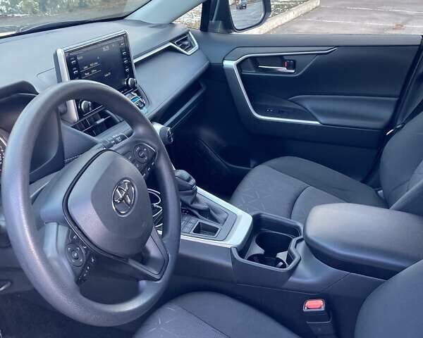 Серый Тойота РАВ 4, объемом двигателя 2.5 л и пробегом 43 тыс. км за 28900 $, фото 1 на Automoto.ua