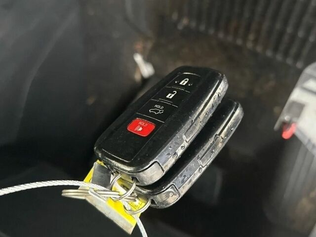 Серый Тойота РАВ 4, объемом двигателя 2.5 л и пробегом 147 тыс. км за 850 $, фото 2 на Automoto.ua