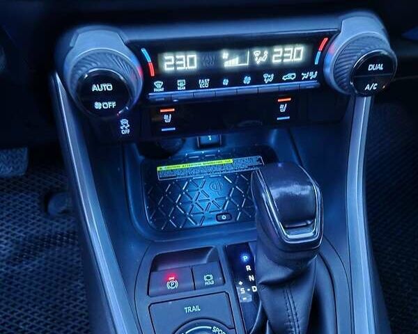 Сірий Тойота РАВ 4, об'ємом двигуна 2.49 л та пробігом 91 тис. км за 35000 $, фото 11 на Automoto.ua