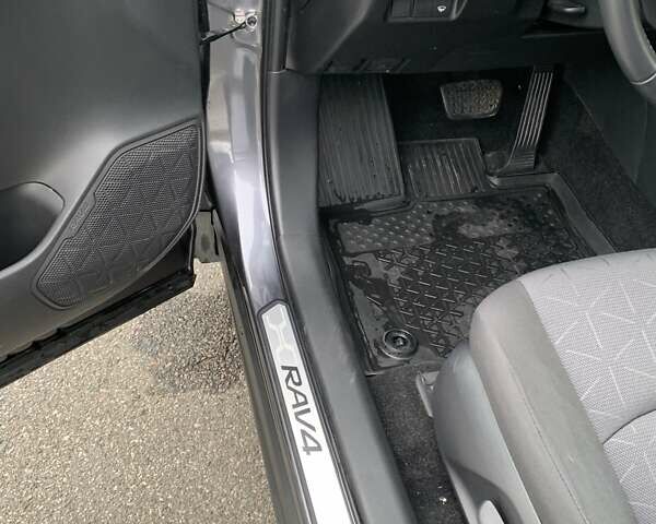 Серый Тойота РАВ 4, объемом двигателя 1.99 л и пробегом 25 тыс. км за 26100 $, фото 8 на Automoto.ua