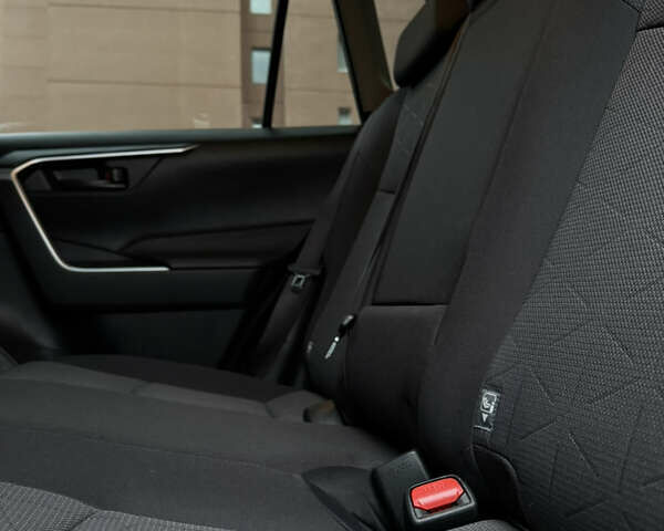 Сірий Тойота РАВ 4, об'ємом двигуна 1.99 л та пробігом 46 тис. км за 27700 $, фото 17 на Automoto.ua