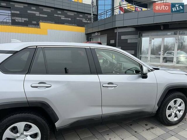 Сірий Тойота РАВ 4, об'ємом двигуна 1.99 л та пробігом 156 тис. км за 23500 $, фото 2 на Automoto.ua