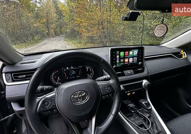Сірий Тойота РАВ 4, об'ємом двигуна 1.99 л та пробігом 31 тис. км за 30500 $, фото 2 на Automoto.ua
