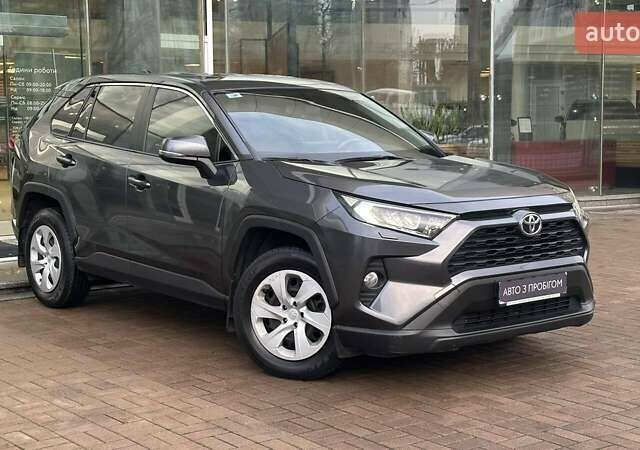 Сірий Тойота РАВ 4, об'ємом двигуна 1.99 л та пробігом 51 тис. км за 28463 $, фото 17 на Automoto.ua