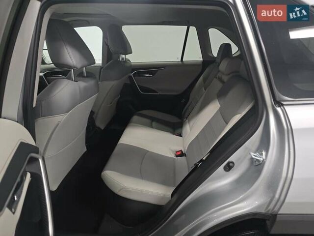 Сірий Тойота РАВ 4, об'ємом двигуна 2.5 л та пробігом 28 тис. км за 21666 $, фото 12 на Automoto.ua