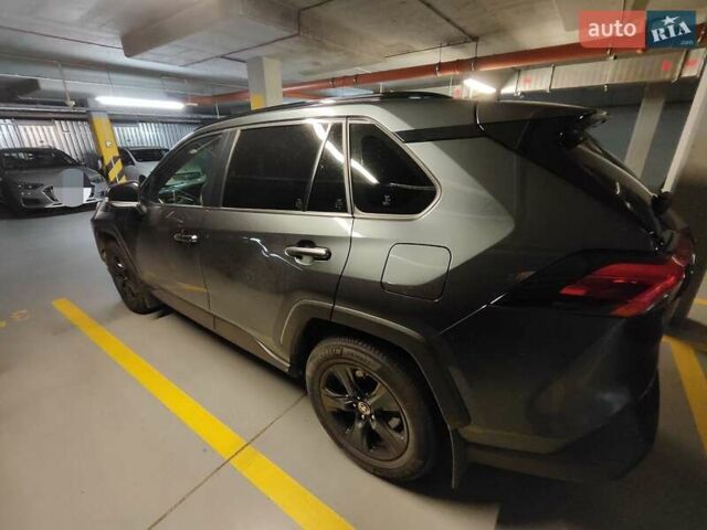 Сірий Тойота РАВ 4, об'ємом двигуна 2.49 л та пробігом 51 тис. км за 41000 $, фото 1 на Automoto.ua