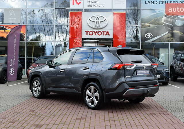 Тойота РАВ 4 2021 в Житомире на Automoto.ua Серый Тойота РАВ 4, объемом двигателя 1.99 л и пробегом 169 тыс. км за 28500 $, фото 1 на Automoto.ua