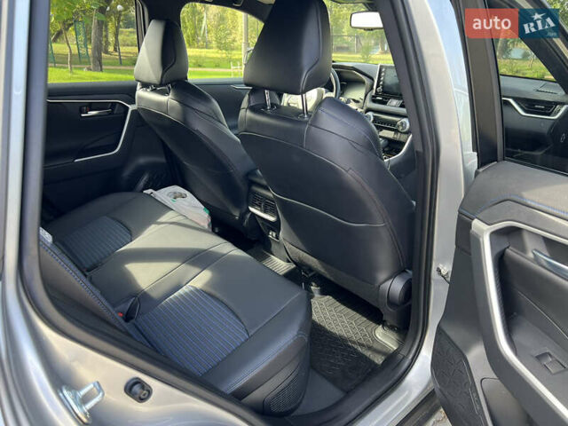 Тойота РАВ 4 2021 в Киеве на Automoto.ua Серый Тойота РАВ 4, объемом двигателя 2.49 л и пробегом 53 тыс. км за 37999 $, фото 6 на Automoto.ua